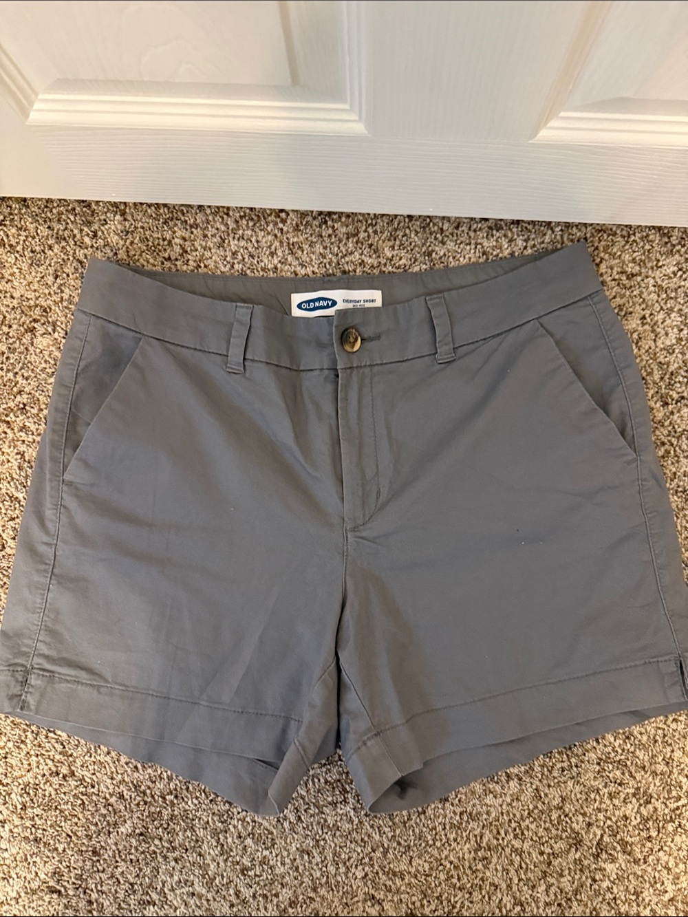 Old Navy Women's Gray Chino Shorts Midrise